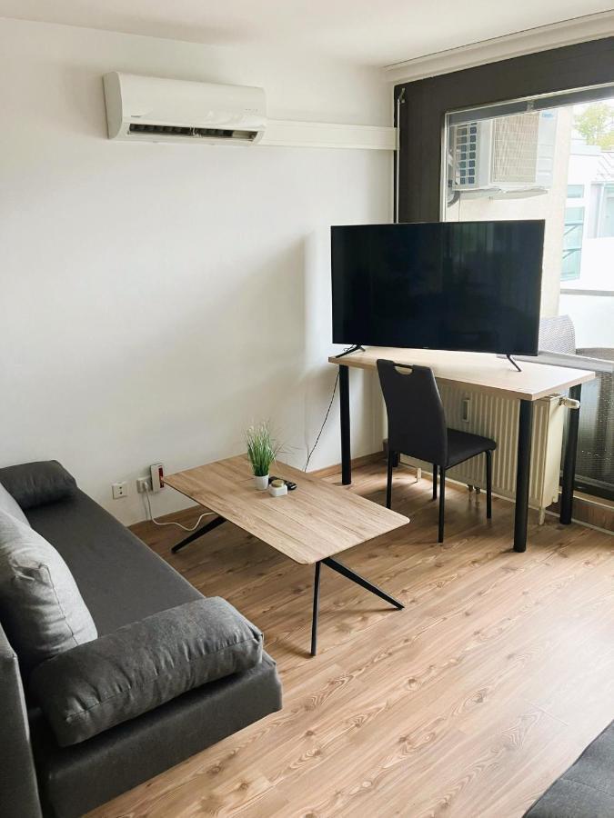 Aspern Nationalpark Apartment Вена Экстерьер фото
