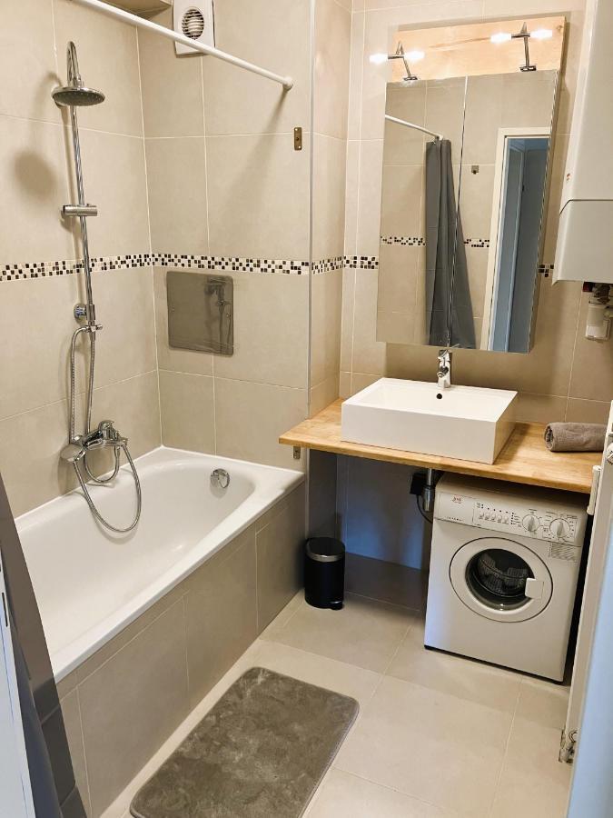 Aspern Nationalpark Apartment Вена Экстерьер фото
